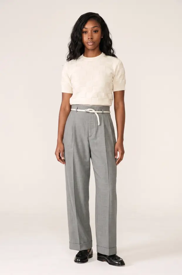 Garu render of the shopper wearing the trousers, front